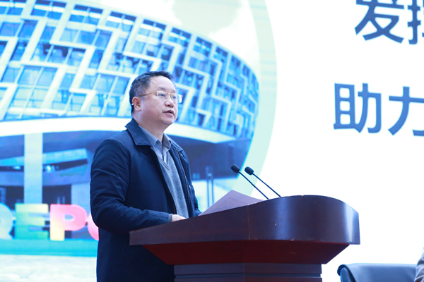 重慶電力高等?？茖W校黨委書記宗偉發言。張源攝