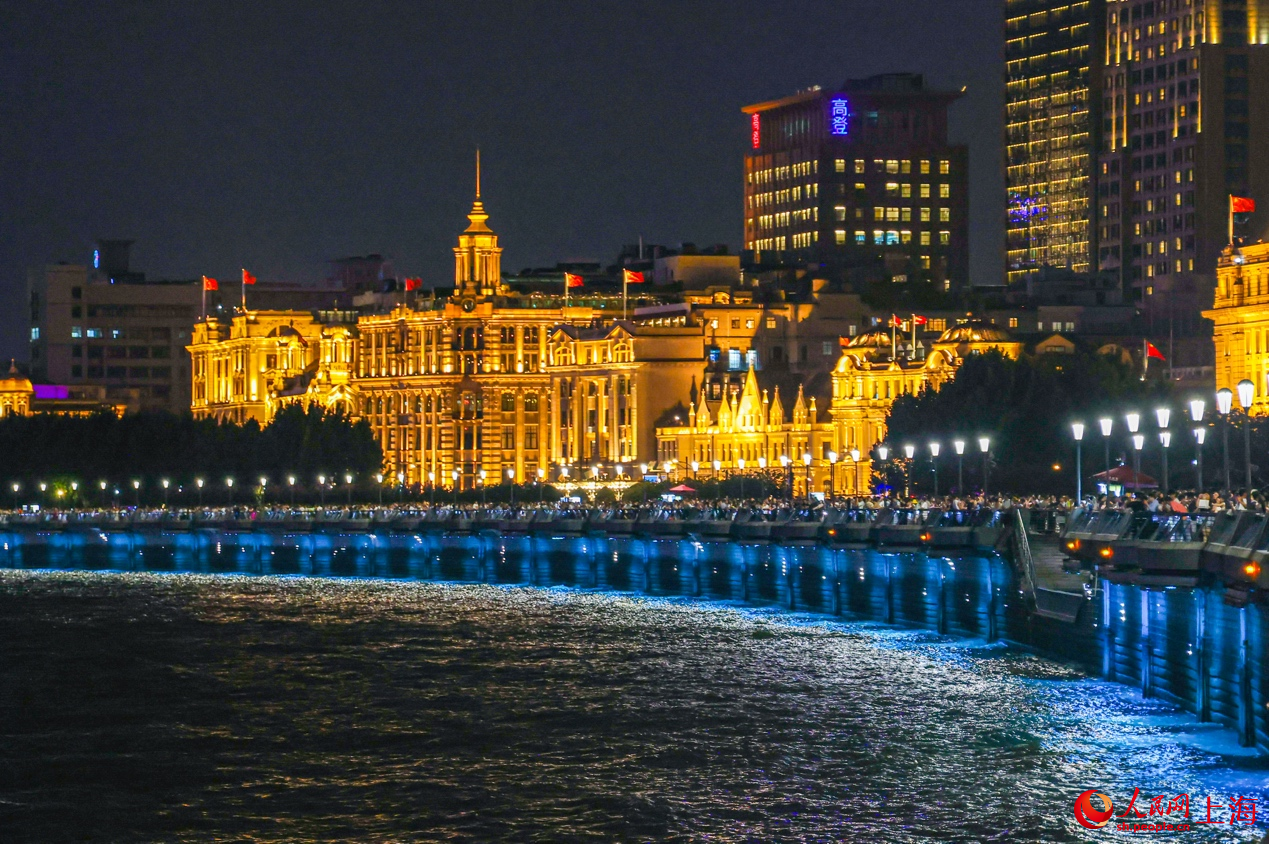 黃浦江邊的外灘萬國建筑。 人民網記者 王初攝