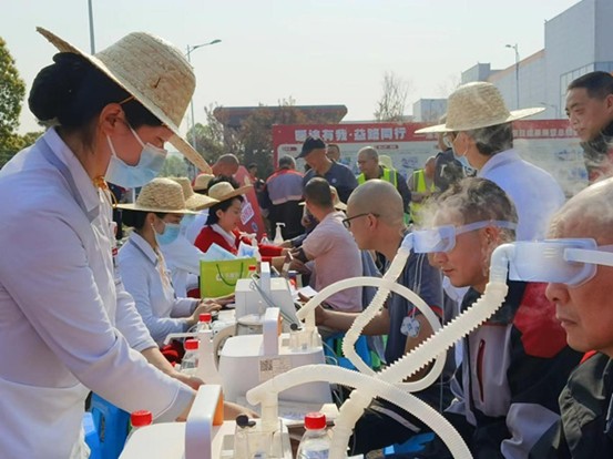 義診活動現場。重慶松山醫院供圖