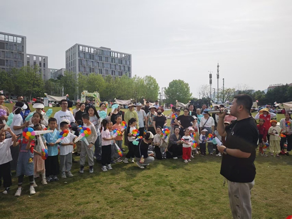 現場搶答。長生橋鎮供圖