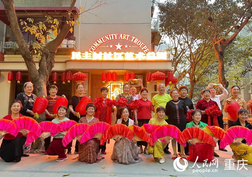 社區藝術總團在排練舞蹈。人民網記者 胡虹攝