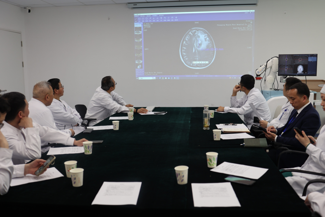 多學科會診現場。重慶西區醫院供圖