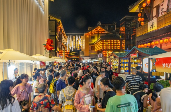 榮昌舉行《2025年惠民生促消費三十條措施》解讀發布會