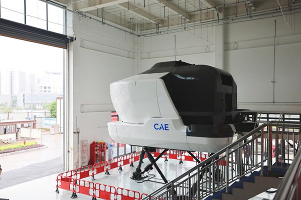 海航世翼飛行訓練中心模擬機現場。遼寧方大集團供圖