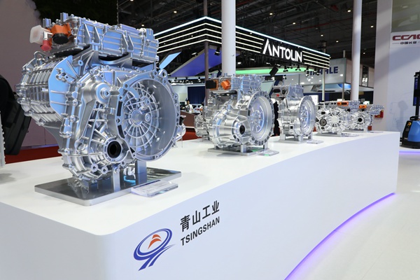 全場景電驅矩陣首秀。青山工業供圖