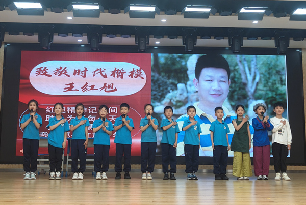 “楷模劇場”現場。張源攝