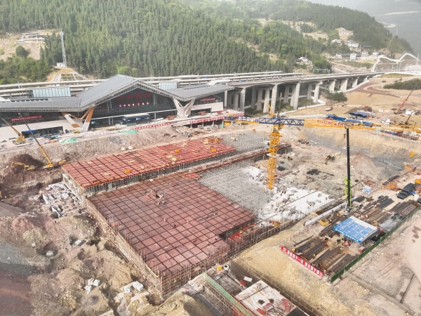 施工現場。潘甜攝