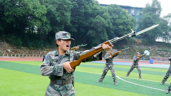 重慶華繡中等專業學校開展隊列會操。重慶華繡中等專業學校供圖