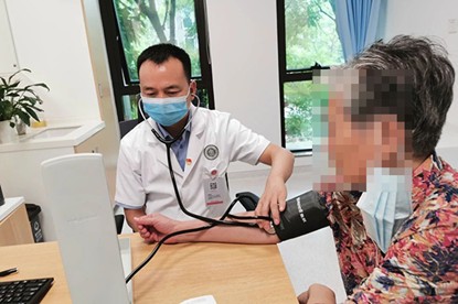 義診現場。重慶松山醫院供圖