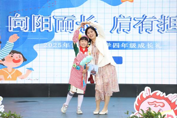 創意圍裙秀。李澤建攝