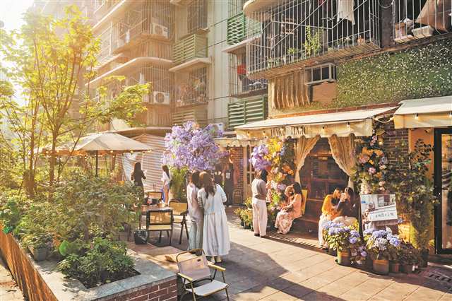 塔坪片區改造后，背街小巷煥然一新，成為江北區熱門的高品質生活宜居地、新興產業聚集地。受訪者供圖