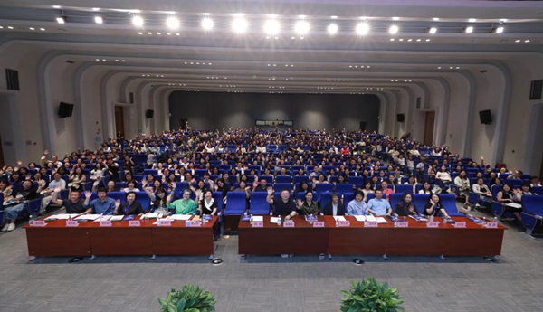 初中專場合影。主辦方供圖