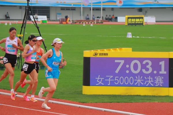 女子5000米決賽。胥世鵬攝