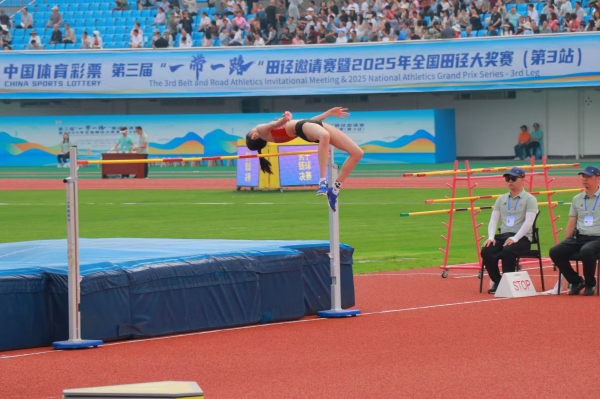女子跳高決賽。胥世鵬攝