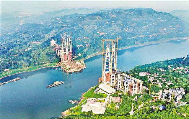 渝萬高鐵石沱長江大橋雙聯塔塔柱進入封頂沖刺階段