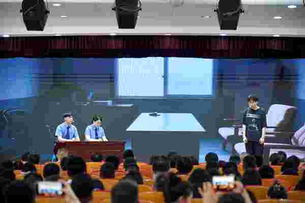 進行分享環節?；顒又鬓k方供圖