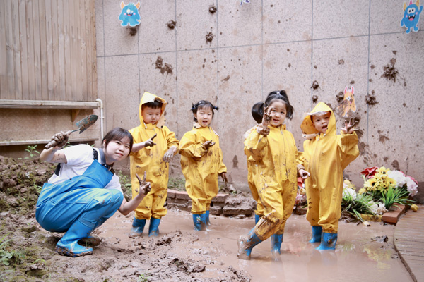 鶯花巷幼兒園利用每個角落為孩子打造游戲場所。唐文蕤攝