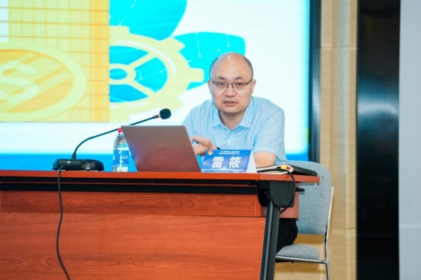 團市委進行“五小”活動宣講指導。郵儲銀行重慶分行供圖