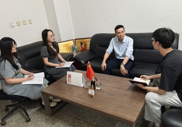 團隊進行實地調研。重慶理工大學供圖