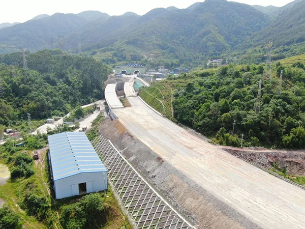 李家沱復線橋南引道項目。重慶市住房城鄉建委供圖
