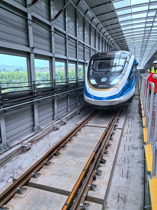 熱滑試驗。重慶交通開投集團交通建設管理公司供圖