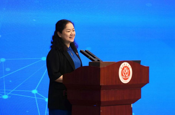 重慶師范大學黨委常委、副校長黃永宜致辭。重慶師范大學供圖