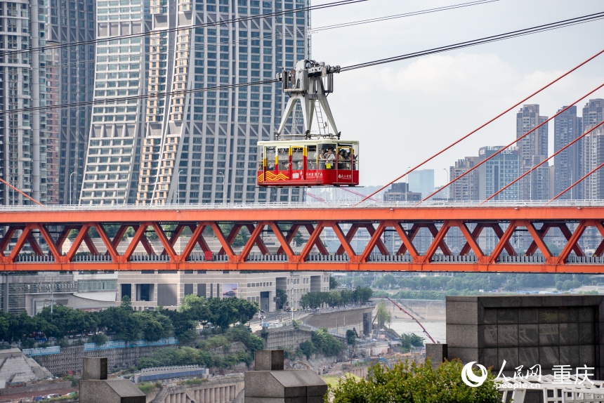 連接南岸區與渝中區的重慶長江索道。人民網記者 許崢攝