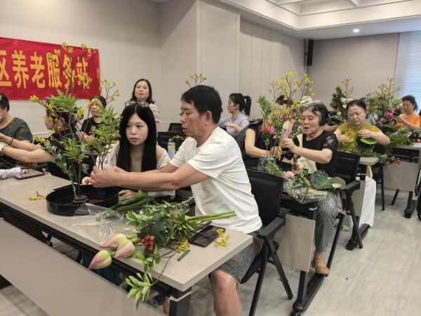 花藝課堂現場。重慶文化藝術職業學院供圖