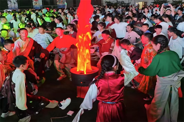 晚會現場。重慶市人力資源開發服務中心供圖