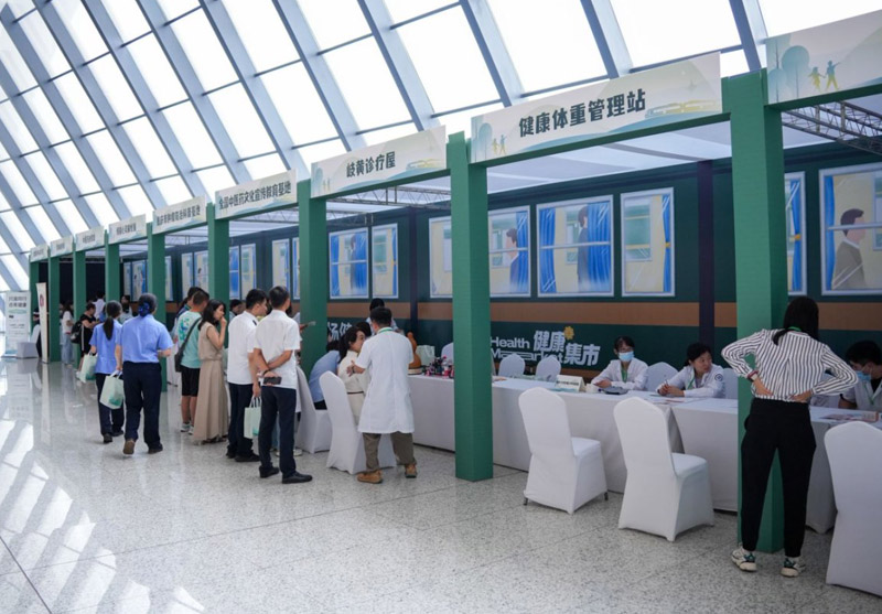 義診現場。重慶市衛健委供圖