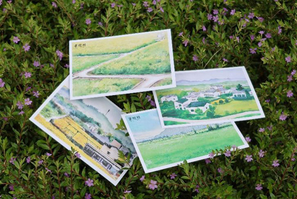 志愿者創作的文創產品。西南大學供圖