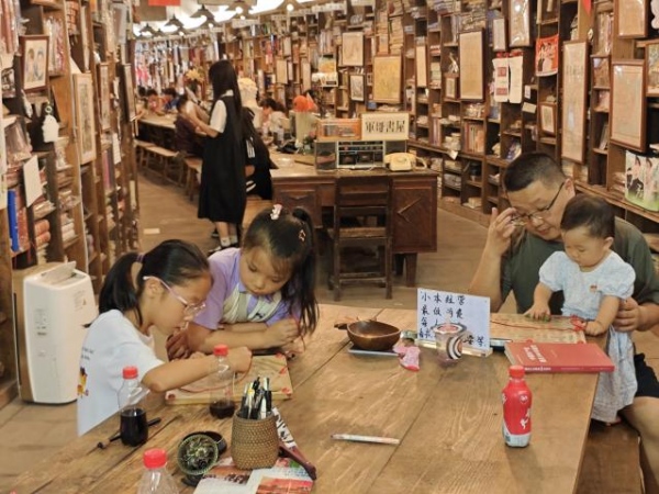 活動現場。重慶電力高等?？茖W?！笆褡选泵褡鍒F結實踐團供圖