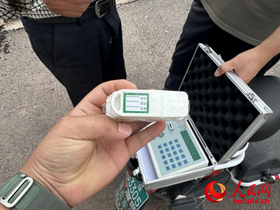 未交付村民使用的感應卡。人民網記者 游天燚攝