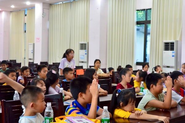 多語種課堂現場。吳倩攝