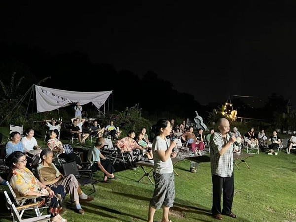 村民自由合唱。西南大學鄉村振興戰略研究院供圖