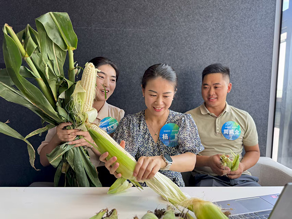潼南本土新農人參加直播帶貨培訓。重慶電力高等?？茖W校供圖