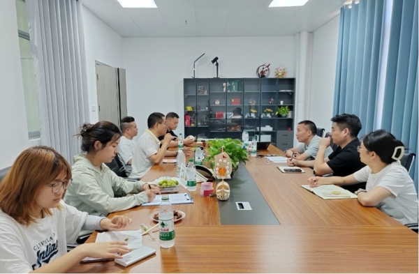 西南大學專家團為巫山脆李發展支招。劉小娟攝