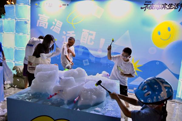 市民參與互動活動。崔景印攝