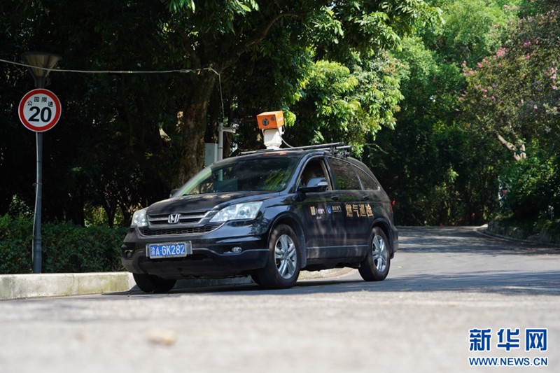 巡檢車搭載了激光云臺掃描裝置，有了科技的加持，讓隱患排查更加智能精準，也更有效率。新華網 彭浩然 攝