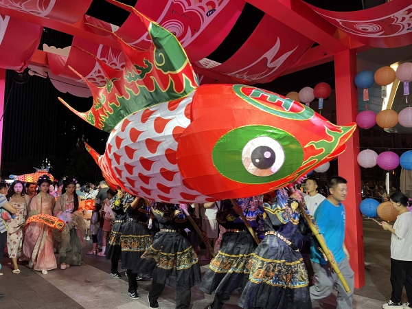 非遺魚燈巡游。受訪者供圖