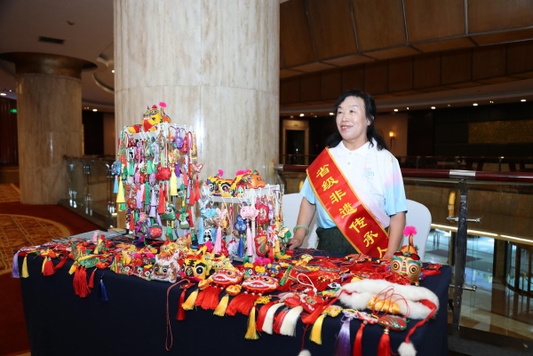 現場文旅產品展示。梁艷鋒攝