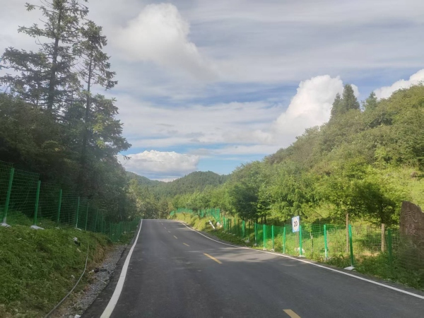 提檔升級的道路。張丁攝