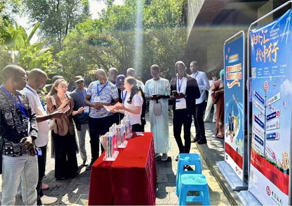 境外來賓支付服務宣傳展位。中行重慶市分行供圖