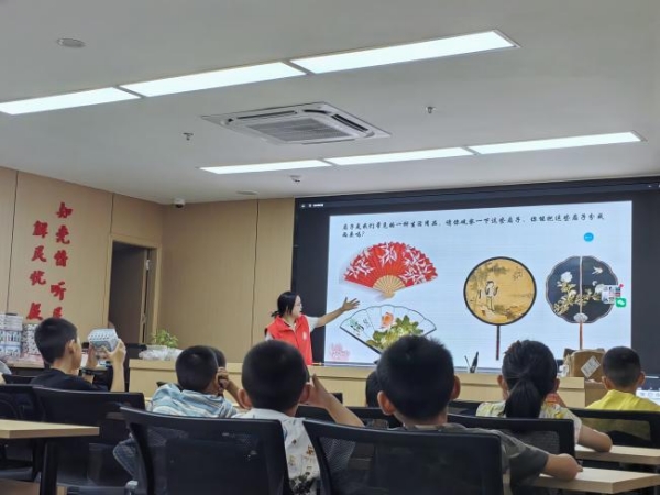 托管營正在上課中。主辦方供圖