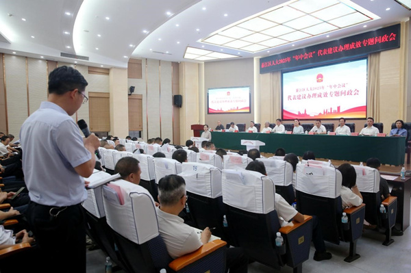 問政會議現場。張夢寒攝