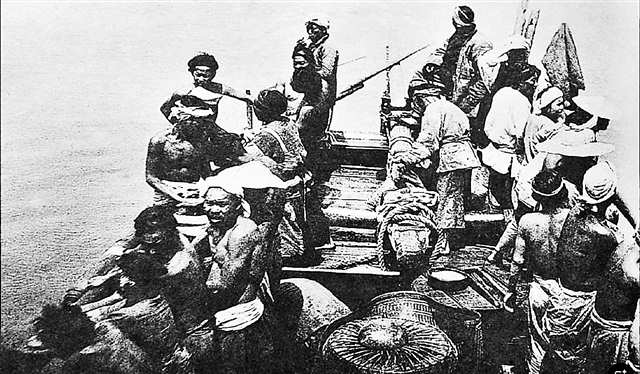 抗戰時期，川江雙輪驅動的木船運輸。（資料圖片）