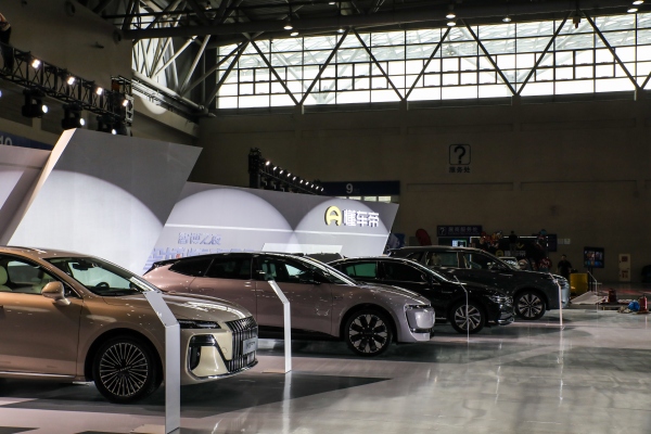 懂車帝展臺。曹檢攝