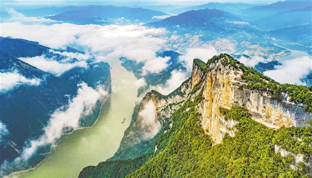 三峽之巔如詩如畫。趙志 攝/視覺重慶