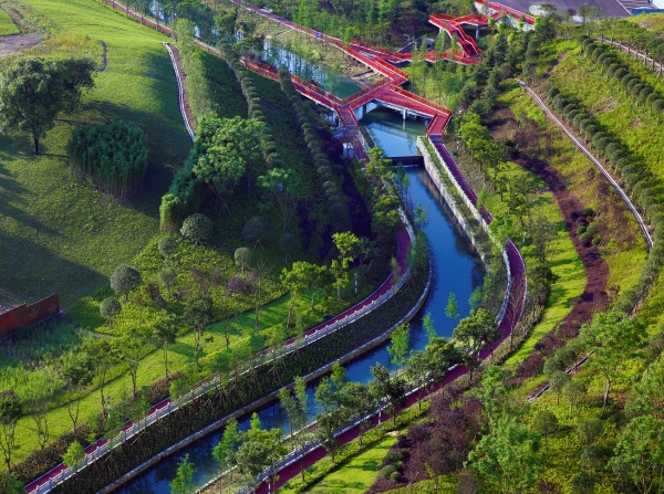整治后的跳磴河。華巖鎮供圖