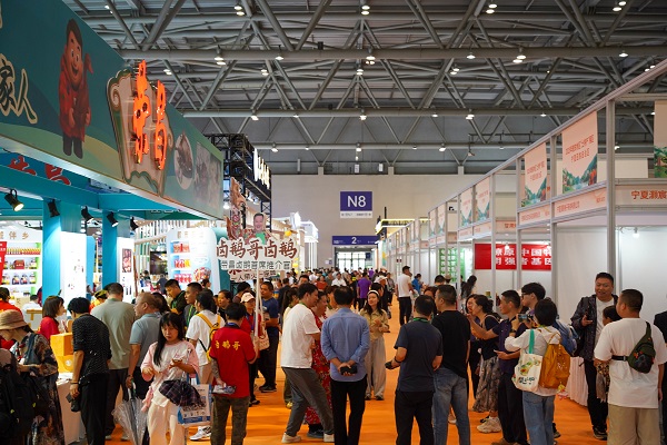 西部農交會吸引了眾多市民參觀。吳汪洋攝